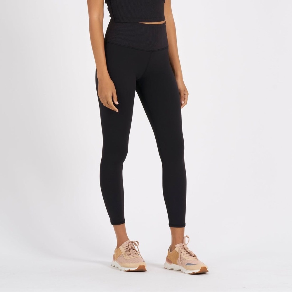 Vuori Studio legging Black Sz small